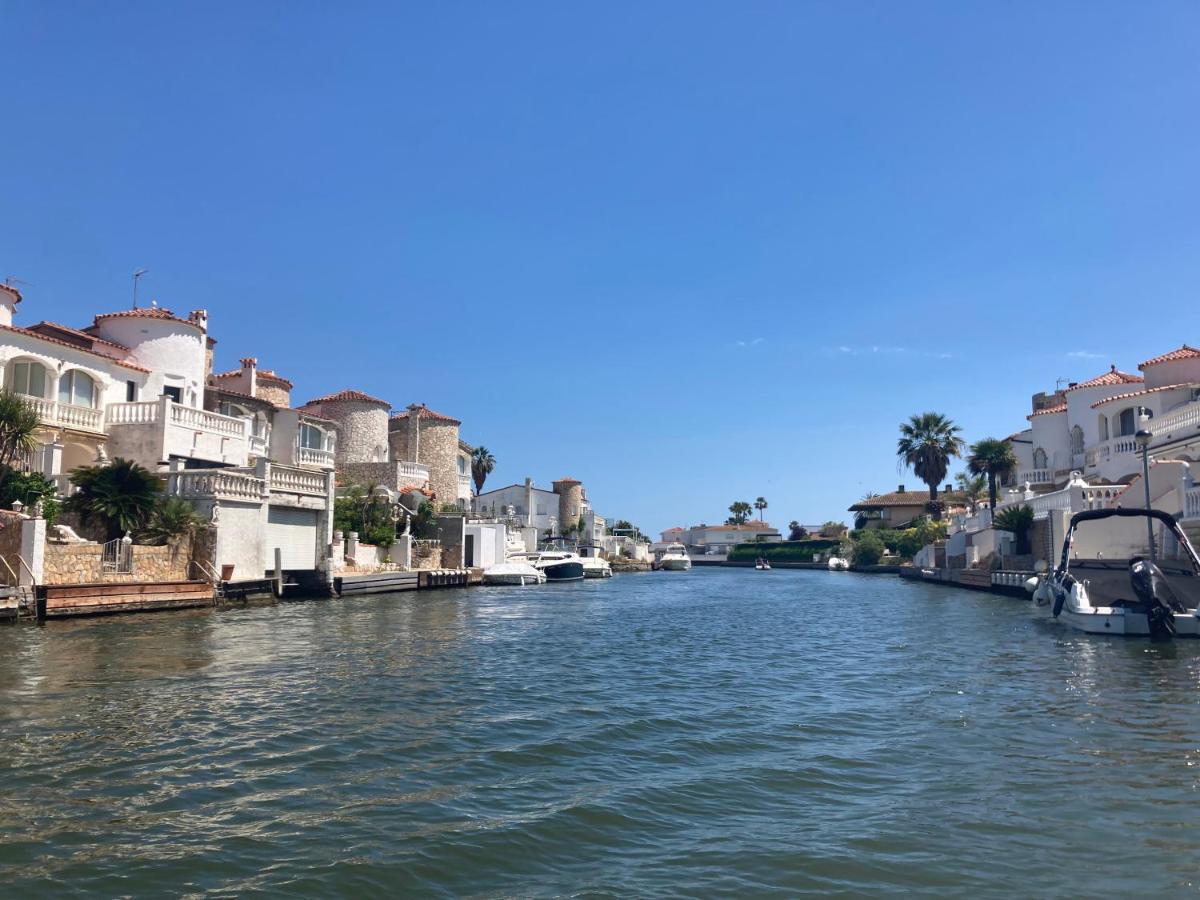 Charmante Maison Coeur De Ville 650M Plage エンプリアブラバ エクステリア 写真
